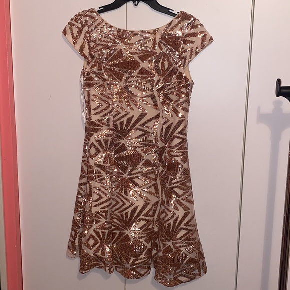 Gold sequin dress in size small. - Picture 2 of 7